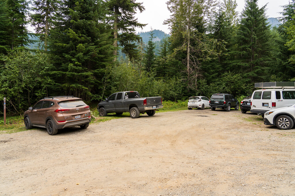 parking at trailhead for granite and bertha may lakes