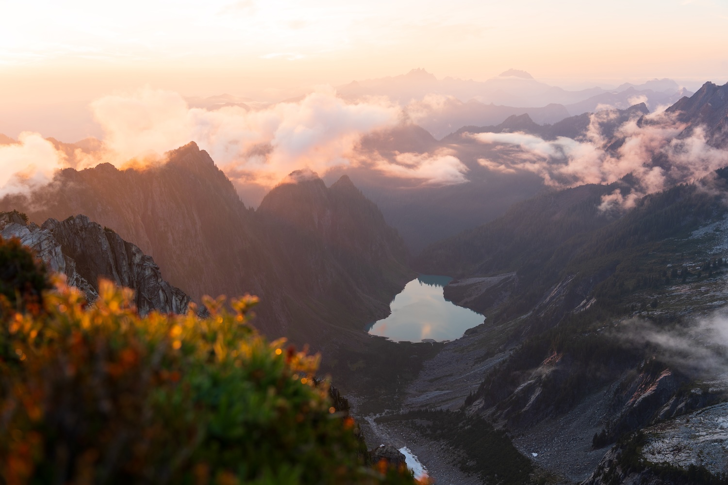 Vesper Peak: The Most Epic North Cascades Hike You Can’t Miss!