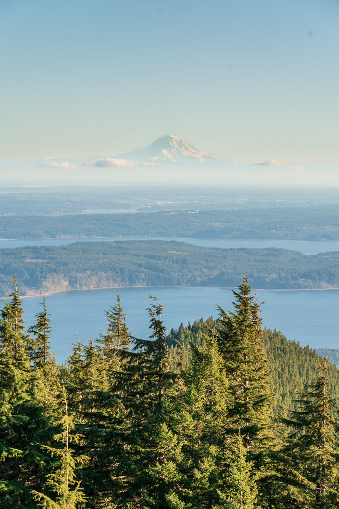 mount rainier view from the summit of mount walker south viewpoint