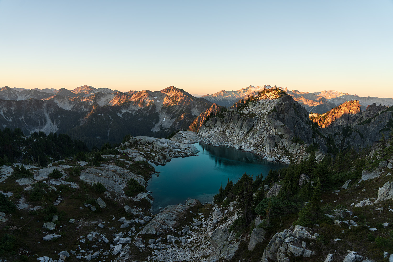 Thunder Mountain Lakes: Epic Hike in the Alpine Lakes Wilderness