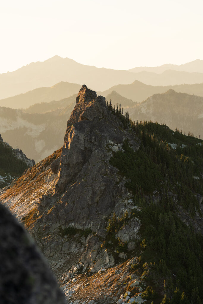 pointy peak viewed from the summit of thunder mountain