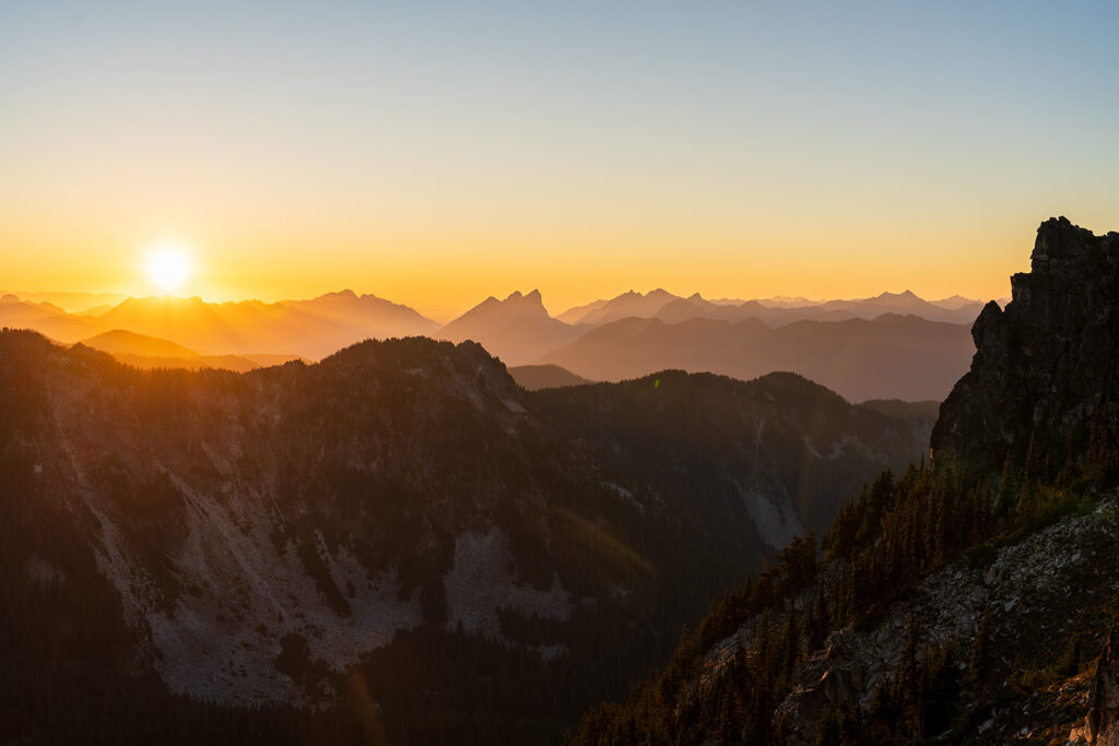 sunset from thunder mountain lakes ridgeline